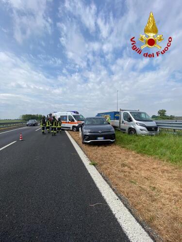 Incidente in A21, intervento dei pompieri di Cremona: nessuna vittima