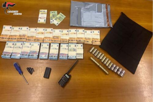 Rivolta d'Adda: i carabinieri fermano per ricettazione tre uomini e una donna in possesso di quasi 80000 euro 