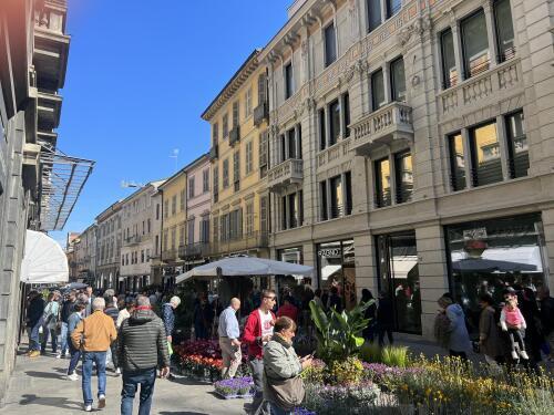 Centro storico, elenco di attività di cui è vietata una prossima apertura: ci sono anche i distributori automatici