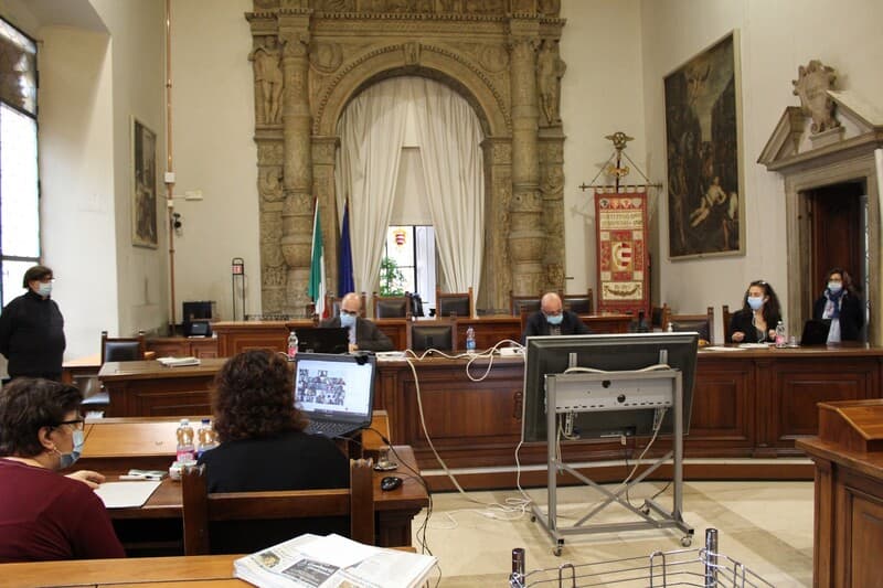 CONSIGLIO COMUNALE Tema economico: approvato l'ordine del giorno della maggioranza, respinti quelli dell'opposizione
