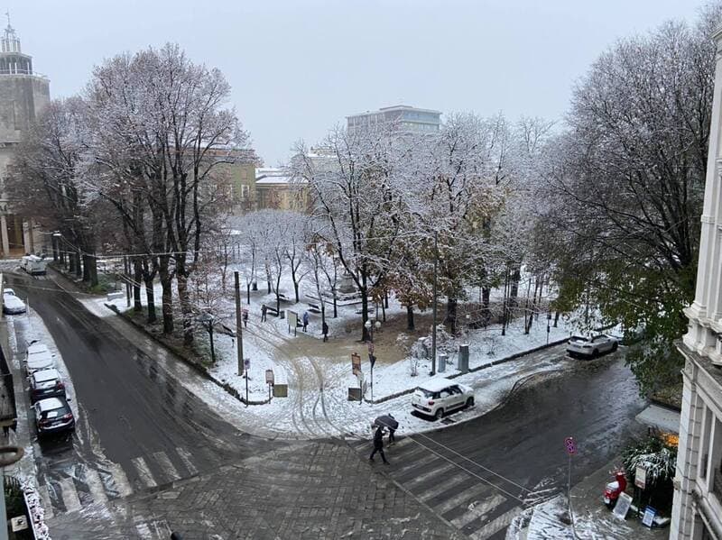Neve su Cremona: solito copione (tante foto, qualche disagio, qualche polemica), da oggi invece giorni e giorni di pioggia