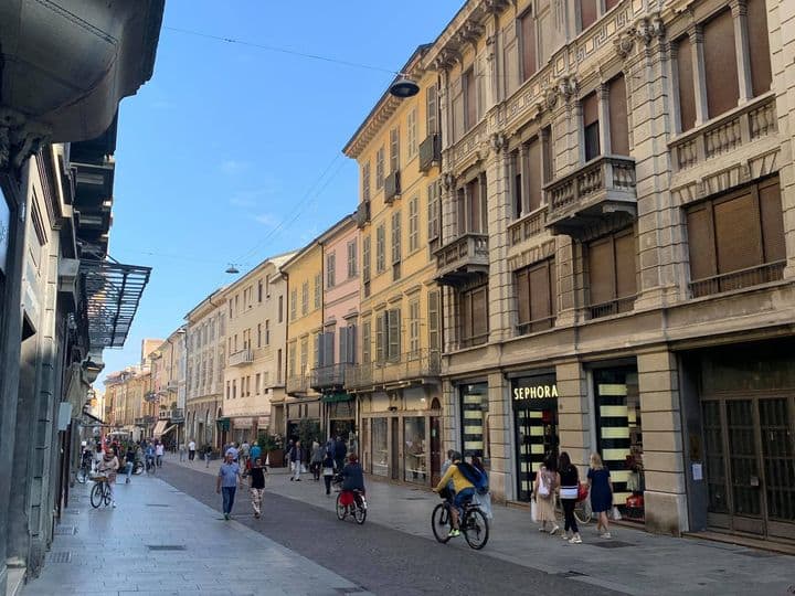 I negozi ripartono: domenica 29 novembre aperti tutto il giorno i negozi del centro