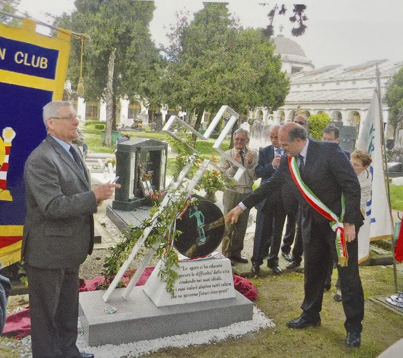 Celebrata la messa in ricordo degli sportivi cremonesi presso la stele dello sportivo voluta dal Panathlon Cremona