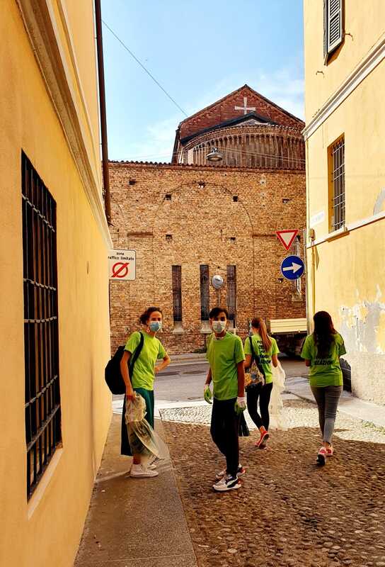 "Piccole cose per grandi relazioni": i giovani curano i quartieri
