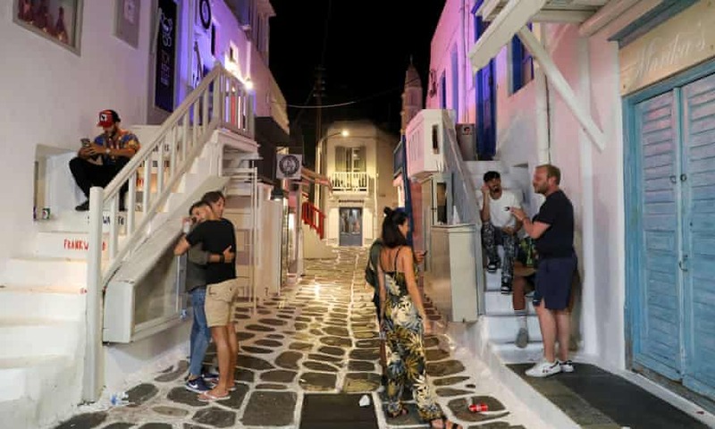 Il governo greco rafforza i controlli a Mykonos, possibili ulteriori restrizioni
