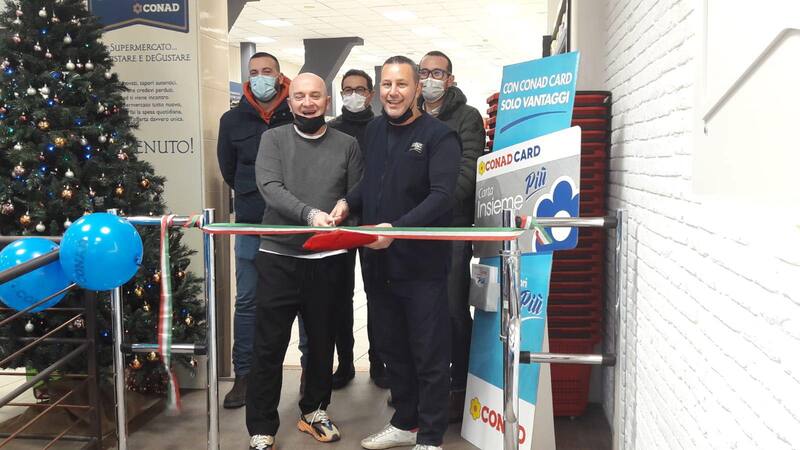 Inaugurato il nuovo market a marchio "Sapori&amp;dintorni" in piazza Marconi