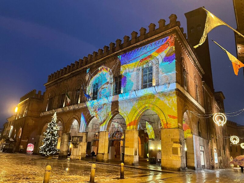 Sulle pareti di Palazzo Comunale le videoproiezioni dei ritratti di cremonesi: un'idea nuova, piacerà?