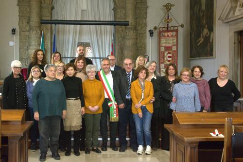 Consegnati gli attestati di merito agli ex dipendenti comunali di Cremona