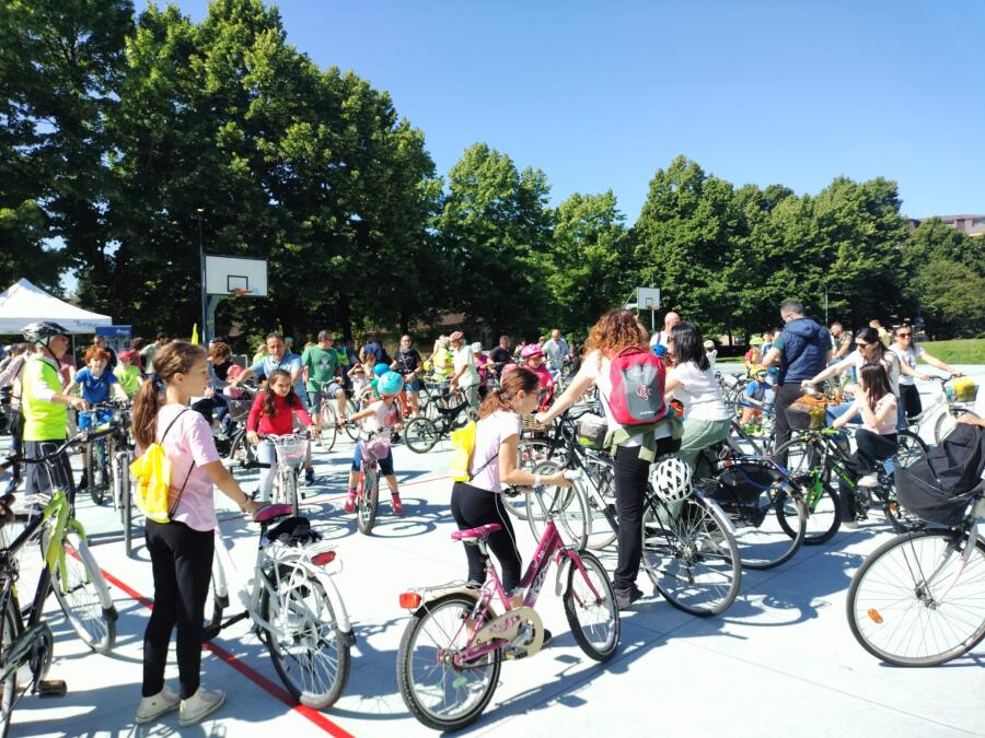 Bimbimbici 2026: a Cremona il 24 maggio Fiab propone la festa della mobilità sostenibile e chiede strade sicure e città a misura di bambino
