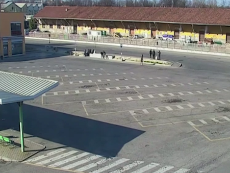 Ordine di allontanamento per pregiudicato molesto nel piazzale delle Tramvie
