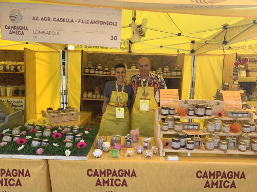 Una pioggia di gocce d'oro per il miele di Cascina Casella