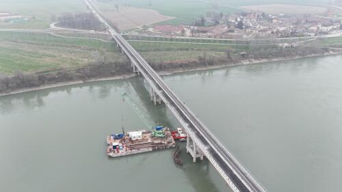 Ponte Verdi sul Po, al lavoro per sostenere le attività dei sommozzatori