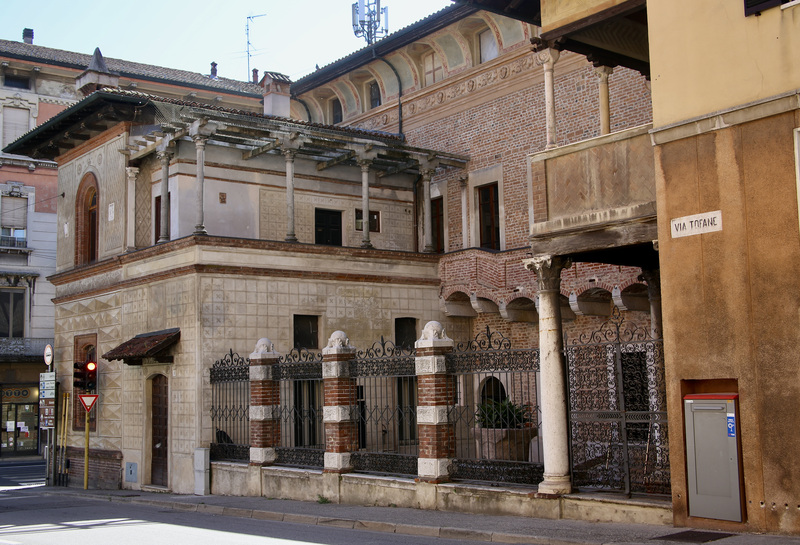 Inedita visita guidata a Palazzo Guazzoni Zaccaria proposta da Target Turismo