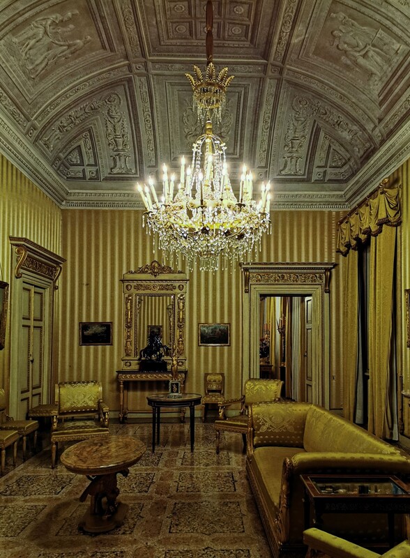 Palazzo Zaccaria Pallavicino, Salone dorato.jpeg