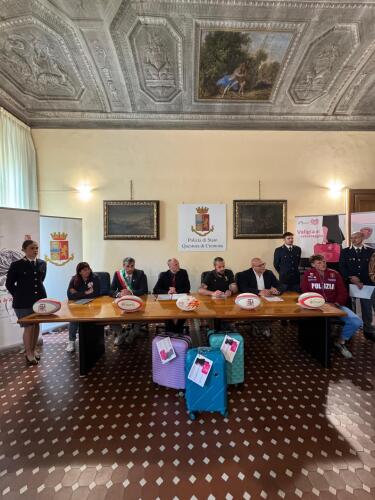 Valigia di salvataggio: Questura, comuni di Cremona e Gerre de' Caprioli, Associazione Salvamamme e CremonaRugby insieme per contrastare la violenza di genere