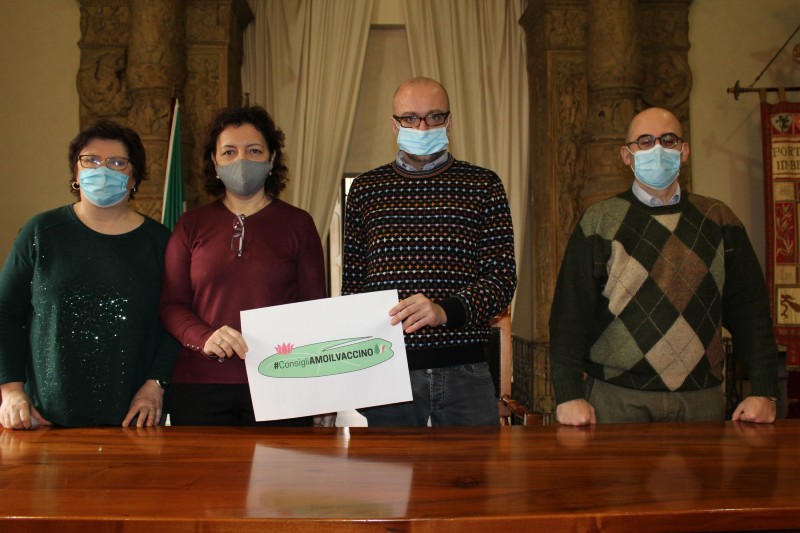 Il consiglio comunale approva all'unanimità una campagna pro vaccini: nasce #consigliAMO IL VACCINO