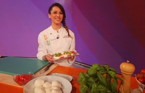 Elisa Mignani cuoca contadina protagonista a UnoMattina Estate