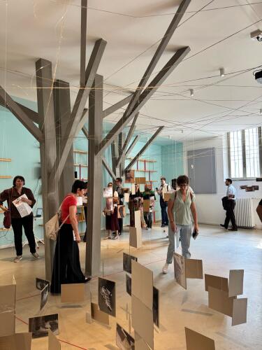 La procura dei minorenni di Brescia presenta la mostra "Embodying Migration", progetto condiviso dal Comune di Cremona