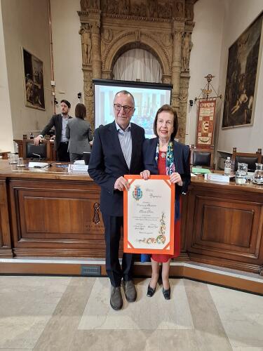 La professoressa Renata Patria premiata con la cittadinanza benemerita di Cremona