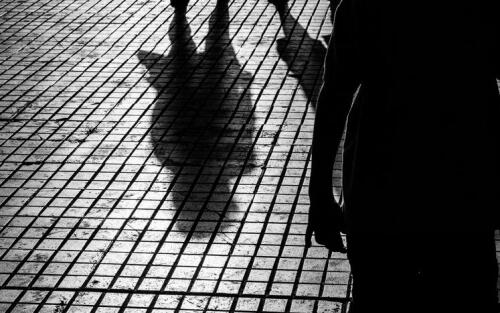 Custodia cautelare in carcere per un uomo con gravi accuse: stalking reiterato e diffusione di materiale sessualmente esplicito dell'ex compagna