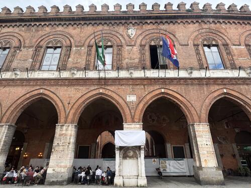 Il Comune di Cremona partecipa all'iniziativa "50000 sudari per Gaza", una iniziativa di solidarietà per le vittime civili palestinesi