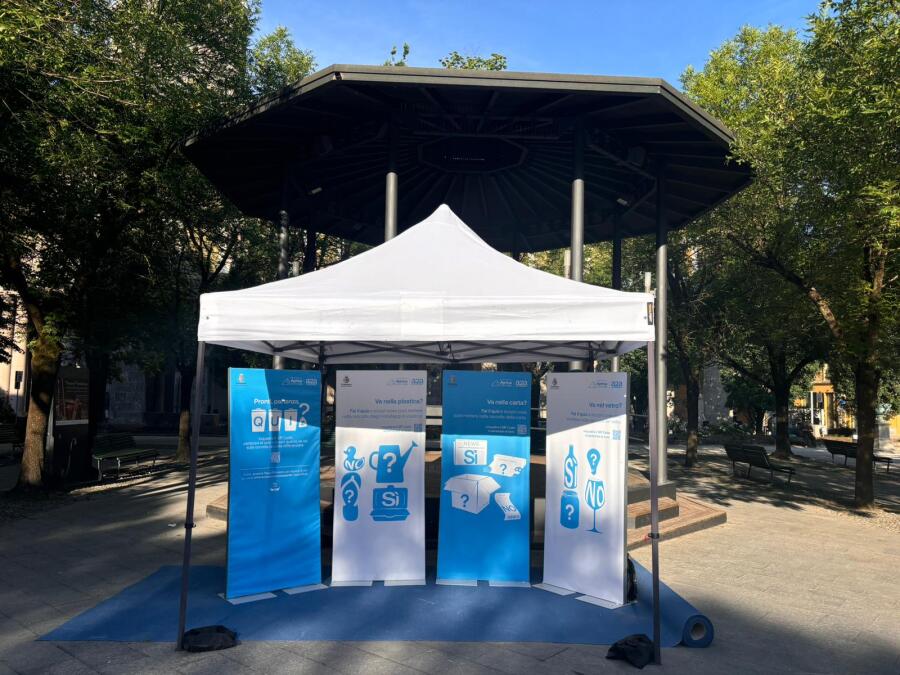 Aprica, dai totem di piazza Roma 4000 risposte di cittadini utili per stabilire le nuove campagne informative per un corretto conferimento dei rifiuti