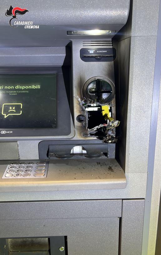 Dovera, tentato furto al bancomat: ladri messi in fuga dai carabinieri