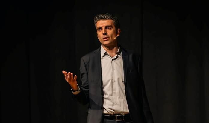 Non faccio il bis di e con Federico Basso al Ponchielli