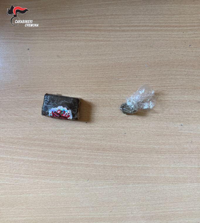 I carabinieri sedano una rissa in via Monsignor Assi, sequestrano droga e denunciano un uomo