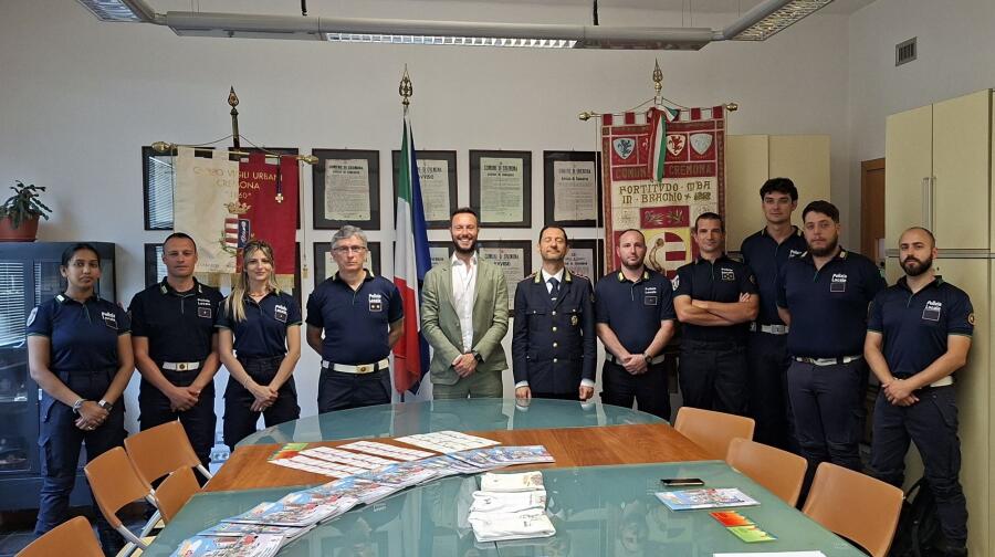 Educazione stradale nelle scuole di Cremona: presentato il bilancio dell'attività svolta nell'anno scolastico 2025-2026 dalla polizia locale