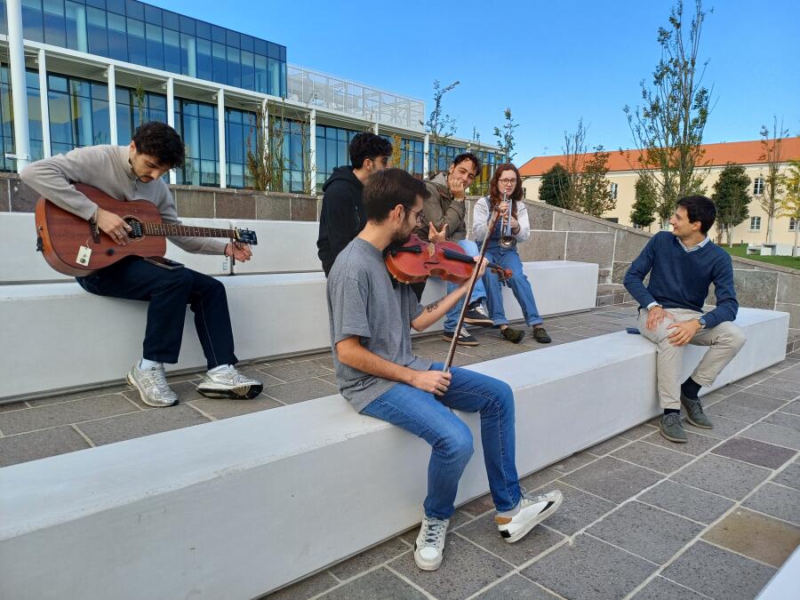 Suono, tecnologia e creatività: 21 laureandi protagonisti a Cremona, martedì la sessione di laurea magistrale in music and acoustic engineering