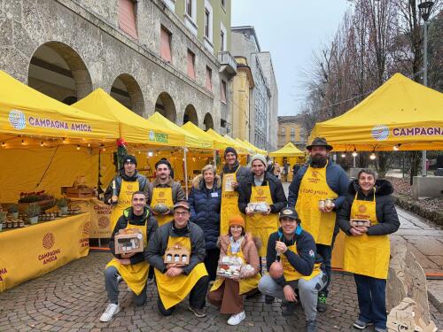 "Mercato di Natale" con Campagna Amica ai giardini di Cremona fino al 23 dicembre