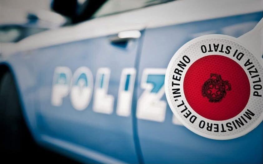 Diversi interventi delle volanti: denunce e avvisi orali
