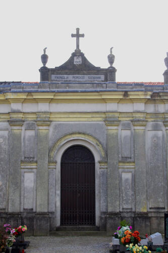 Ristrutturata la cappella parrocchiale al cimitero di Motta Baluffi
