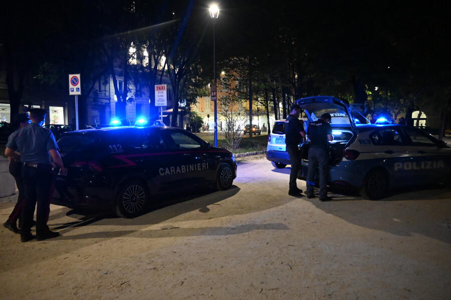 La polizia insiste sui controlli nelle zone del centro storico e più delicate: i numeri degli interventi di sabato 25 luglio
