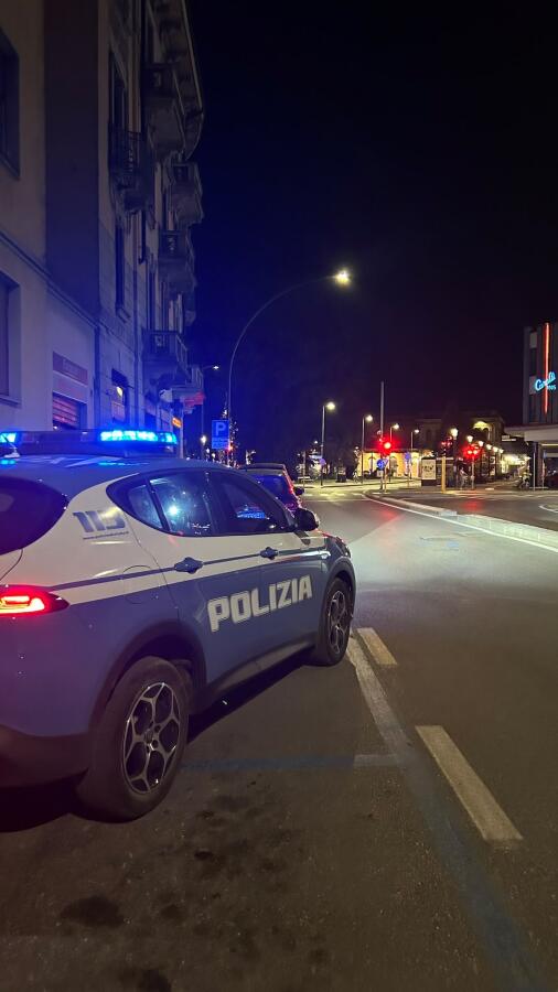 Inseguimento e recupero di sostanza stupefacente: denunciati un giovane rumeno e un uomo italiano