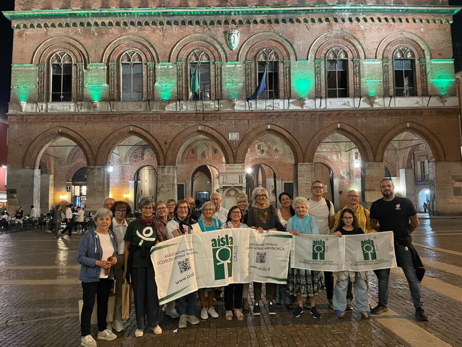 Palazzo comunale illuminato di verde per la XIX Giornata Nazionale SLA