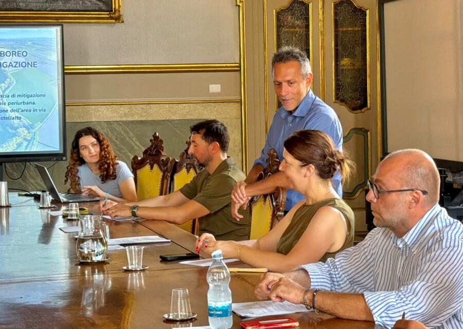 Il sindaco Virgilio annuncia nuovi interventi di riqualificazione ambientale: ecco cosa vuole fare il comune sulle aree verdi