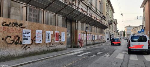 In via Palestro affissi poster frutto del progetto "A scuola contro la violenza sulle donne"